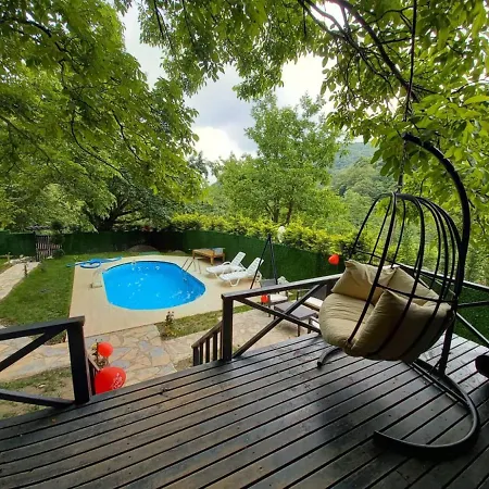 Serene Bungalow Surrounded By Nature In Chalet *